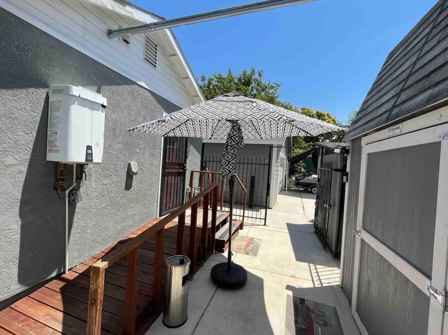 Charming Casita All Too Yourself Near Midtown Apartment Сакраменто Екстериор снимка