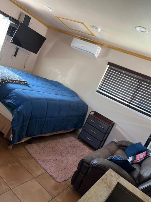 Charming Casita All Too Yourself Near Midtown Apartment Сакраменто Екстериор снимка